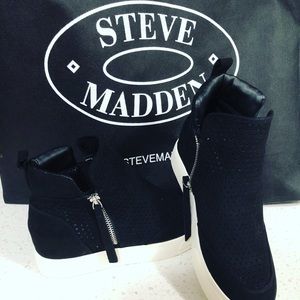 Steve Madden sneakers size 7
